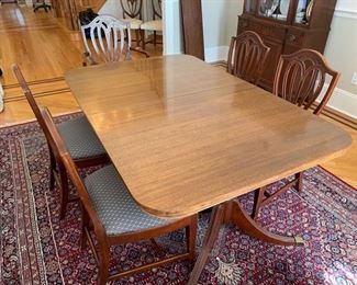 38. Double Pedestal Dining Table w/ Pads (66" x 42" x 29") 3-12" leaves