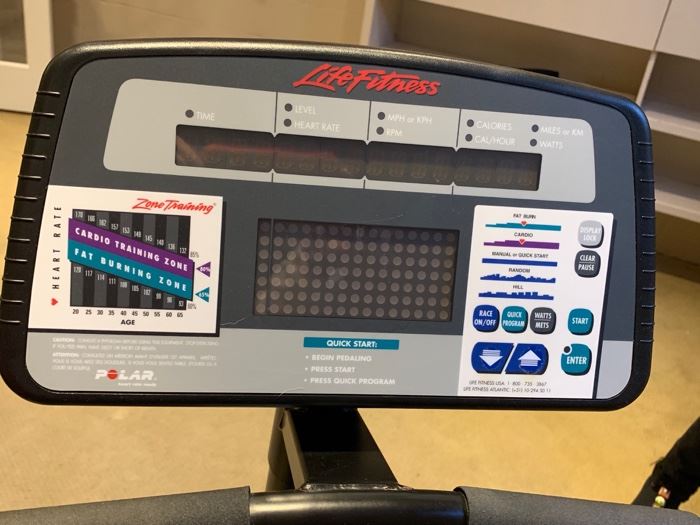 120. Life Fitness 35500HR Life Cycle