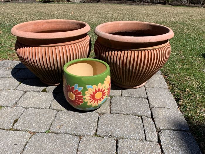 135. Pair of Terra Cotta Pots (18" x 14")
136. Sunflower Ceramic Pot