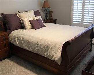 Cherry queen size sleigh bed with mattress set