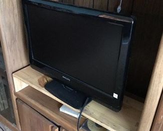 Philips 32” flatscreen TV