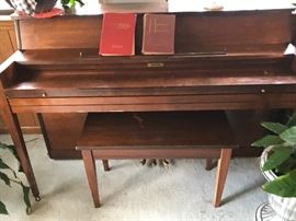 Grand piano  tuned
Great condition 