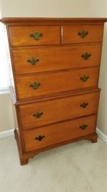 Mengel Dresser