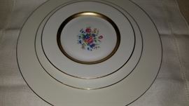 Theodore Haviland made in New York
"Gainsborough" service for 8, no cups