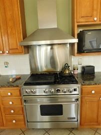 stainless steel oven and hood 