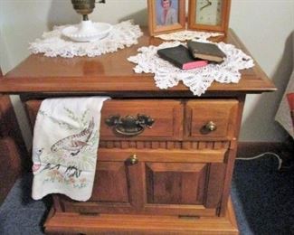 Maple End Table... Hand made decorative dresser/table sets, etc....
