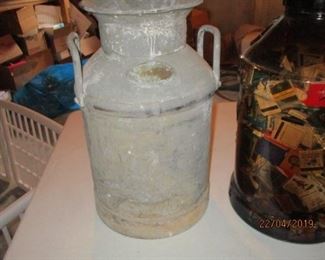 STANDARD OIL CAN