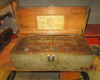 PRATT AND WHITNEY TAP AND DIE SET