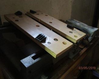 SMALL TABLE SAW