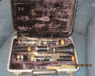 BUNDY CLARINET IN CASE
