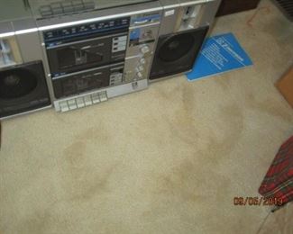 DUAL CASSETTE AM/FM/STEREO