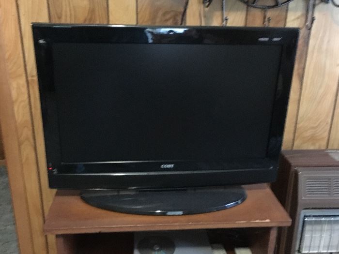 Coby 26” TV
HDMI
With remote.