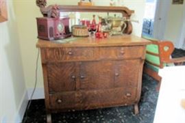 cabinet vintage radio