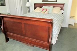 sleigh bed