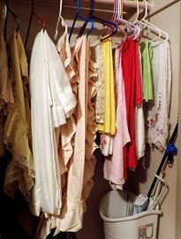 VINTAGE TABLECLOTHS AND CURTAINS