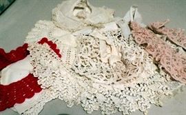 VINTAGE CROCHET & LACE COLLARS