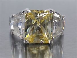 Lovely Ladies Sterling Silver Estate Ring
