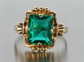 Green Tourmaline Estate Ring in 10k Yellow Gold
