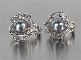 Ladies South Sea Pearl Estate Earrings
