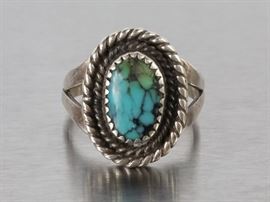 Wonderful Turquoise Southwest Sterling Silver Estate Ring
