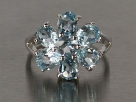 Stunning Blue Topaz Flower Designed Sterling Silver Estate Ring
