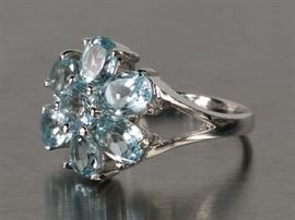 Stunning Blue Topaz Flower Designed Sterling Silver Estate Ring
