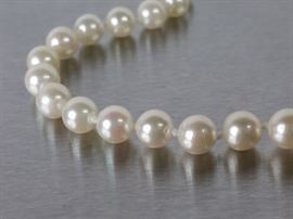 High-end White Pearl 24" Estate Necklace in 14k Yellow Gold
