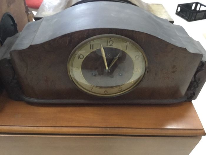 Antique mantle clock - works