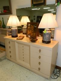 Pair of lamps, Mid-Century dresser w/mirror