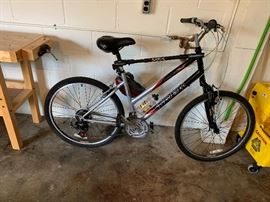 Trek Navigator 75 Men's Mountain Bike