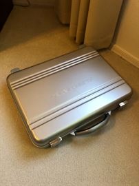 Matias Armor Laptop Sliver Briefcase 12 x 16