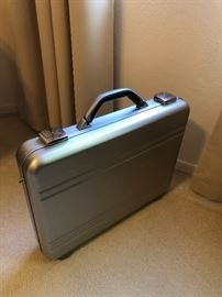 Matias Armor Laptop Sliver Briefcase 12 x 16