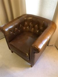 Cognac color leather club chair mid century look 30x30x32in HxWxD