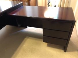 Mahogany L-shape Executive desk 60x30 deep 41x21 deep 28.25 tall HxWxD