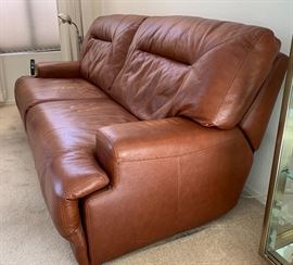 Chateau d’Ax Italian Leather Recliner/Sofa/Loveseat 38x88x44in HxWxD