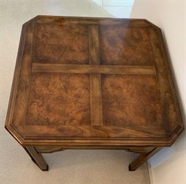 Drexel Heritage Walnut Burl Accent Table 22x30x30in HxWxD