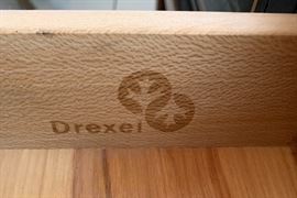 Drexel Heritage Walnut Burl Dining Table w/ 6 Padded chairs & 3 Leaves 29x46 x 75 to 142in (3x Leaves 22 in each) HxWxD