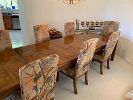 Drexel Heritage Walnut Burl Dining Table w/ 6 Padded chairs & 3 Leaves 29x46 x 75 to 142in (3x Leaves 22 in each) HxWxD