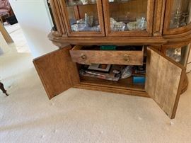 Bernhardt Hibriten Walnut Burl Wood China Cabinet/Hutch 83x65x20in HxWxD