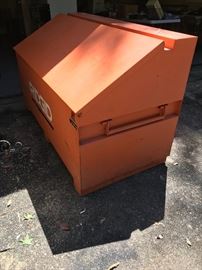 Heavy duty tool box for truck bed 