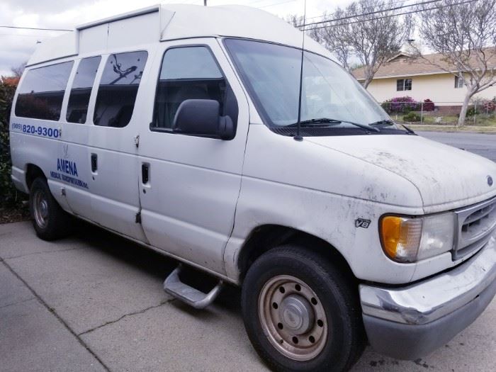 Ford 2000
V-8
578,000 miles
Runs great - NO PROBLEMS
Has non-op Tags PAID up to date