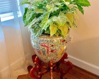 Large ceramic pot and plant stand