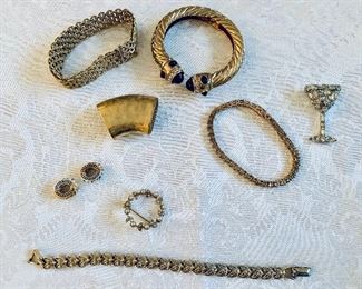 Fashion vintage signed jewelry