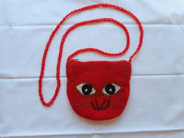 vintage beaded red cat purse 6" wide https://ctbids.com/#!/description/share/133121