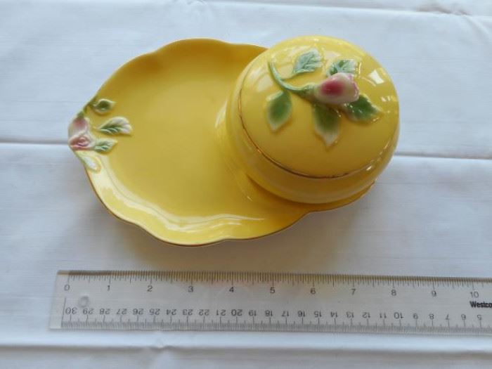 Vintage I. Godinger & Co. 3 pc. yellow vanity set 8 1/2" wide        https://ctbids.com/#!/description/share/132656