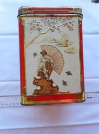 vintage tea tin, made in Holland, 6.5" tallhttps://ctbids.com/#!/description/share/133147