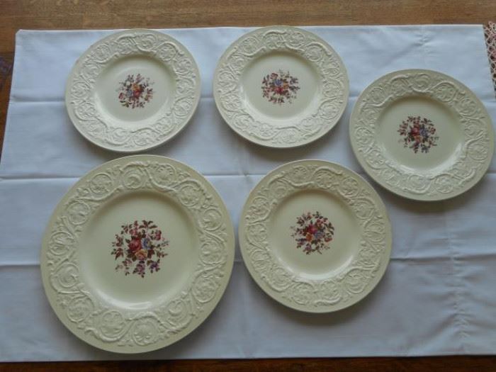 5 pc. set of Vintage Wedgewood Swansea plates, made in England https://ctbids.com/#!/description/share/132674