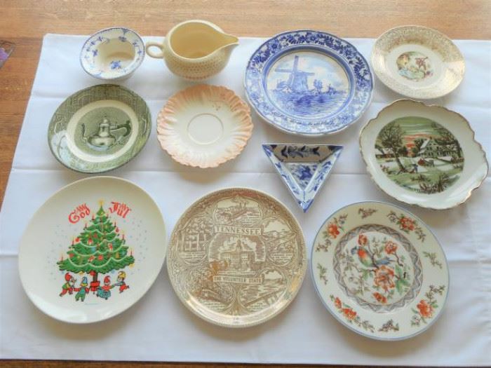 11 pc. Lot of Vintage US & European dish ware - Sweden, Victoria, Delft, Currier & Ives, Salem, Triumph,  https://ctbids.com/#!/description/share/132924