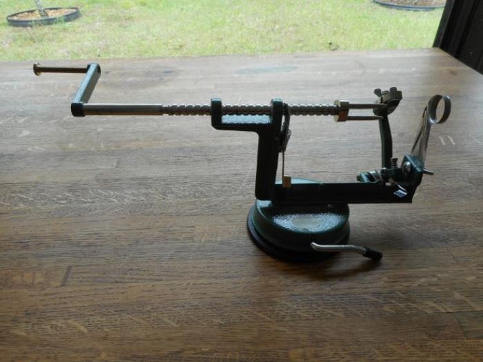 Vintage green apple peeler/corer/slicer https://ctbids.com/#!/description/share/132514