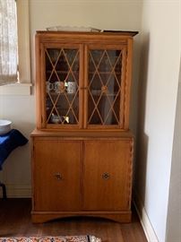 Valentine & Seaver Co Hutch